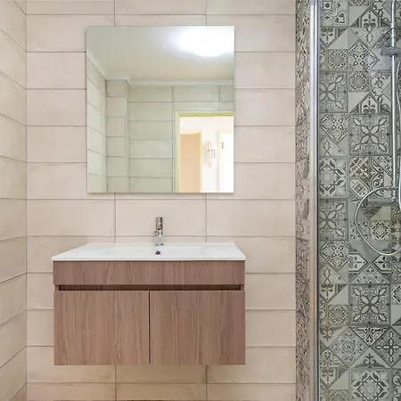 Апартаменты Acqua Vista Family - 200m From